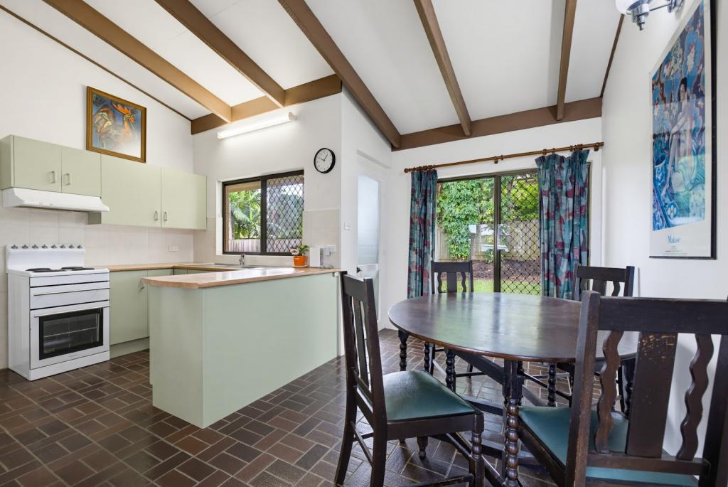 14 Poinciana Ave, Mooloolaba, QLD 4557