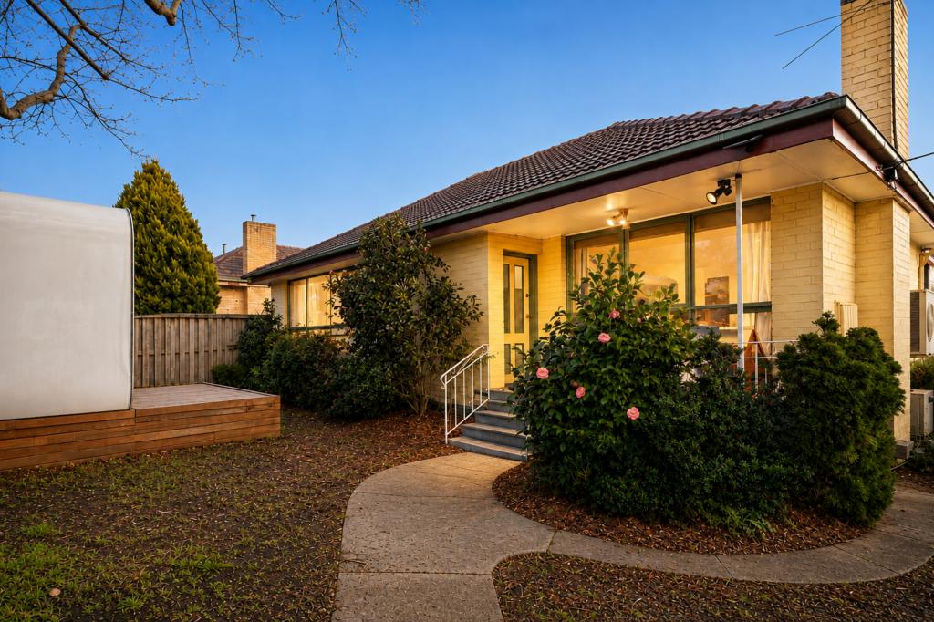 24 Hampshire Rd, Forest Hill, VIC 3131