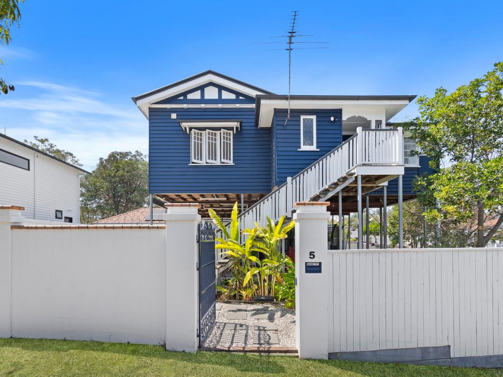 3 Arlington St, Coorparoo, QLD 4151