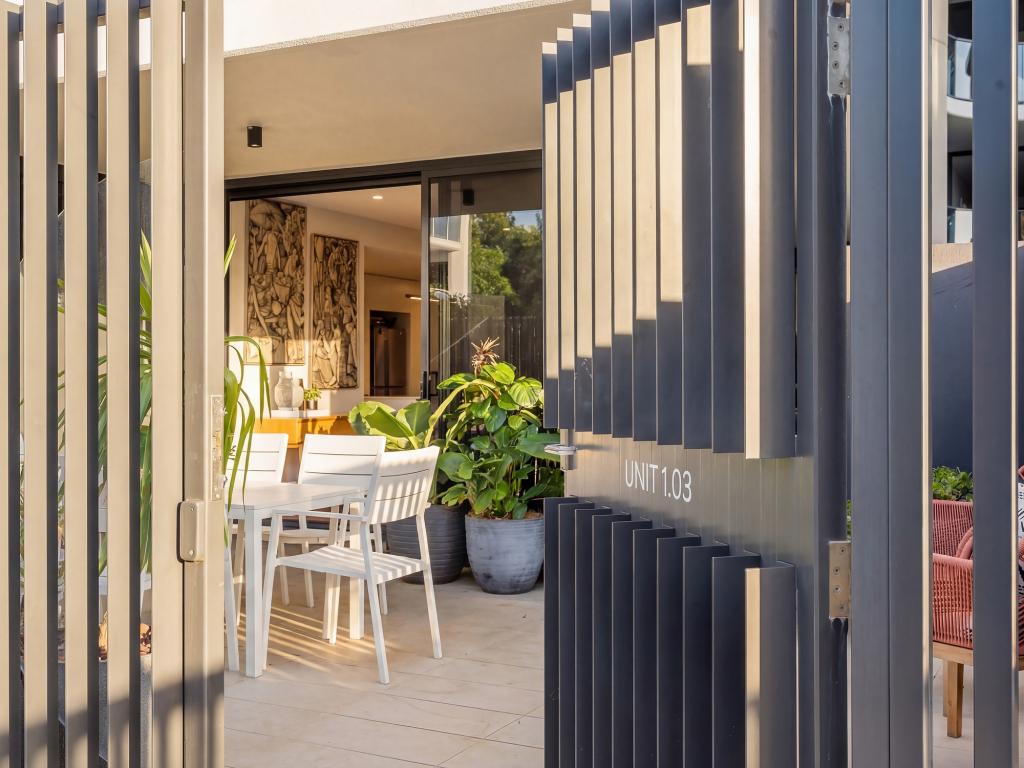 103/110-112 Frank St, Labrador, QLD 4215