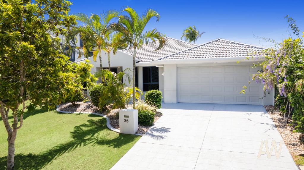 25 WHITSUNDAY ST, PARREARRA, QLD 4575