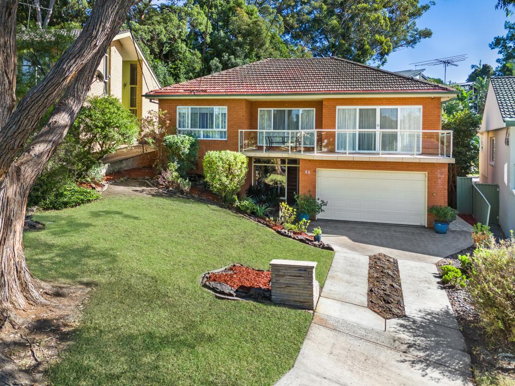 88 Boronia Pde, Lugarno, NSW 2210