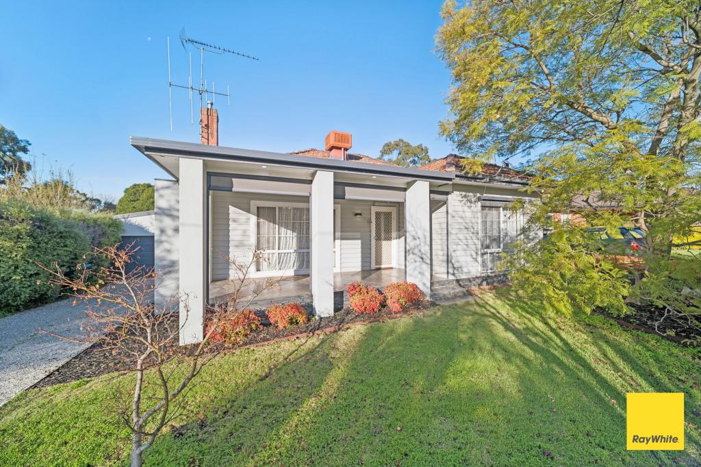 18 Putnam Ave, Strathdale, VIC 3550