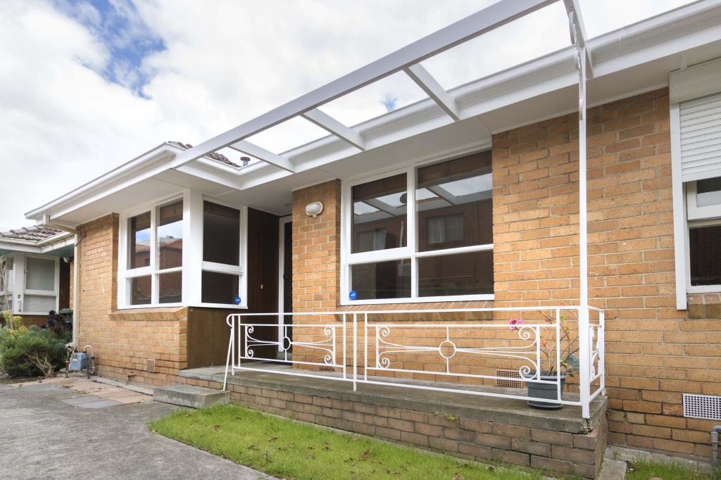 2/113 MELVILLE RD, BRUNSWICK WEST, VIC 3055
