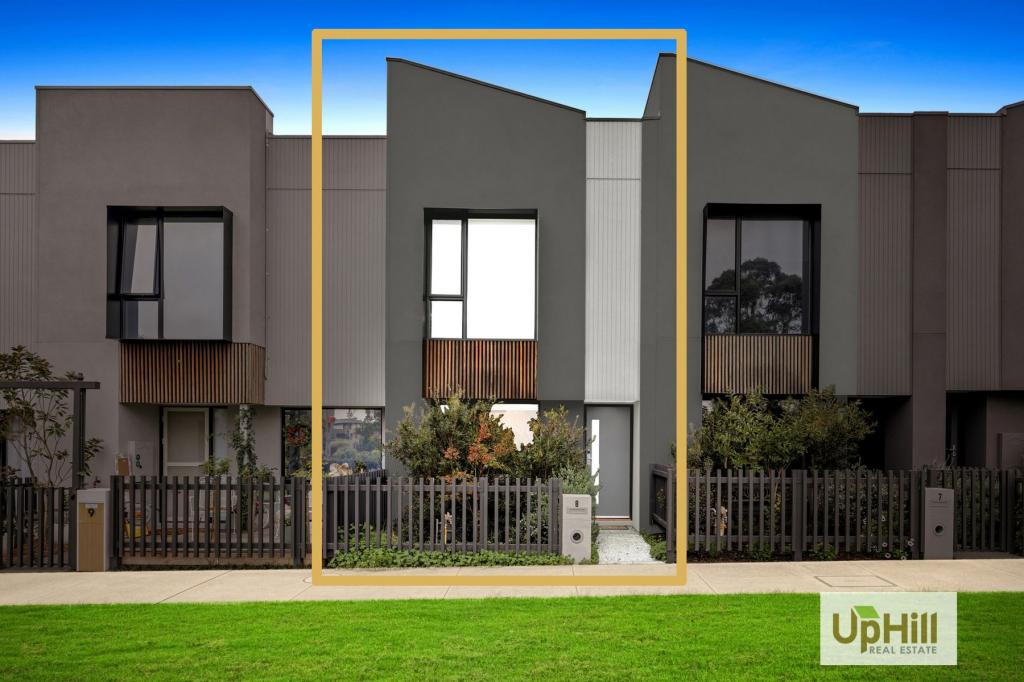 8 Allemande Walk, Cranbourne South, VIC 3977