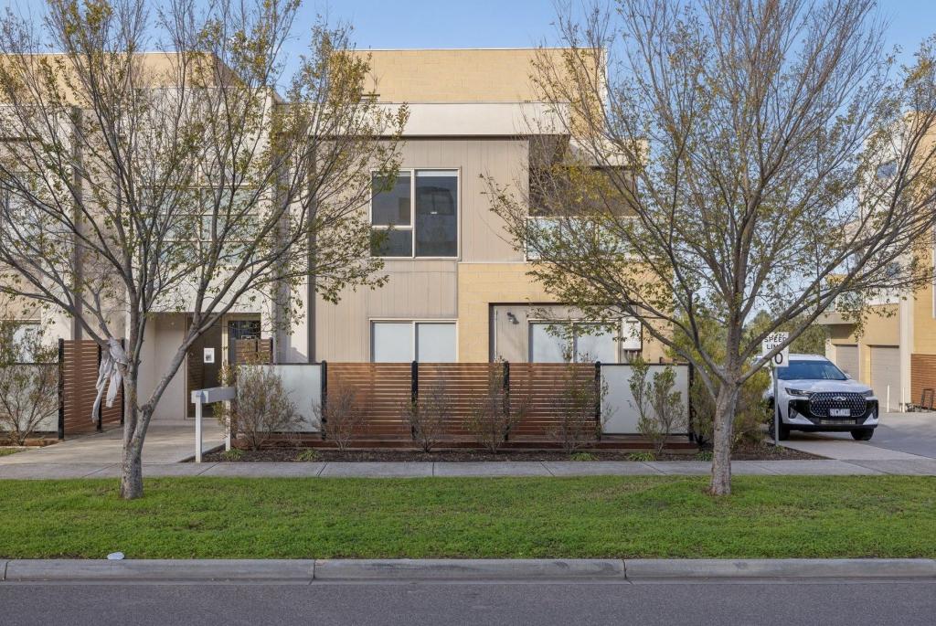 22/2 Rockgarden Dr, Truganina, VIC 3029