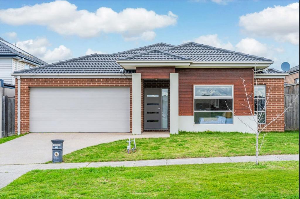 24 Randall Ave, Clyde North, VIC 3978