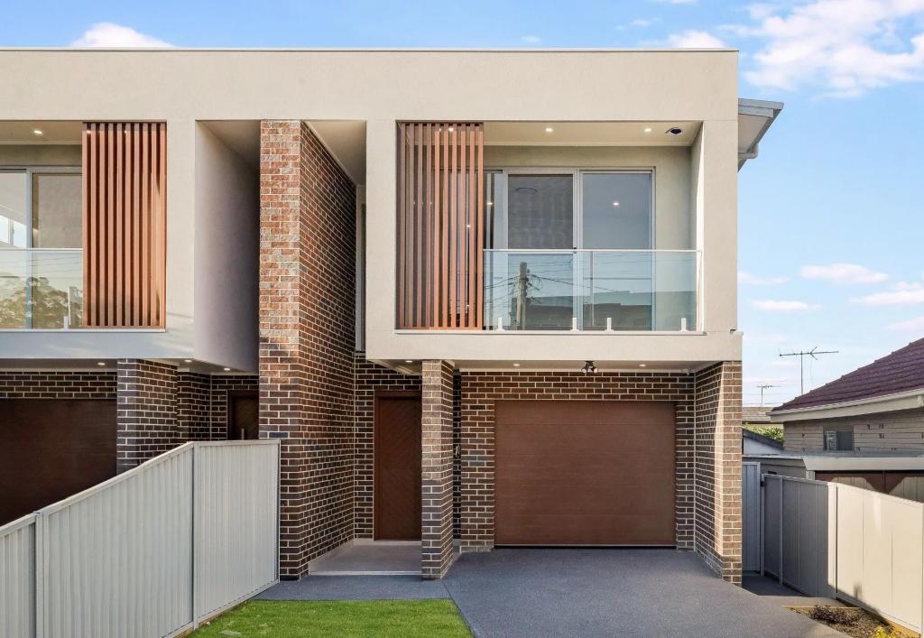 48A ROBERTSON ST, GUILDFORD, NSW 2161
