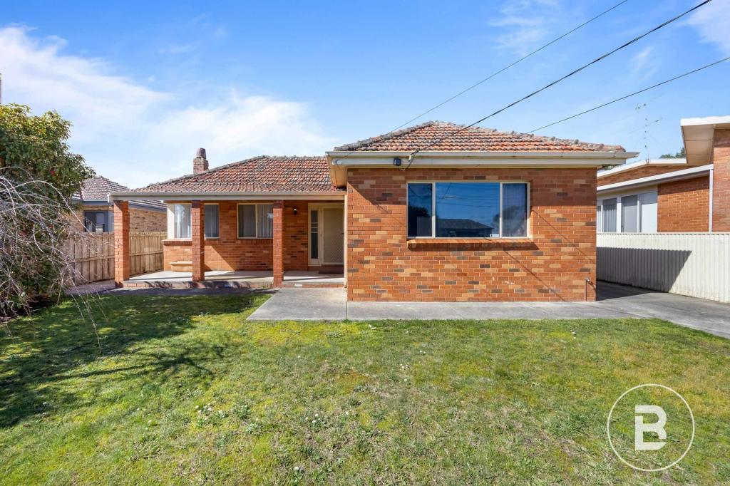 8 BRINKLEY AVE, WENDOUREE, VIC 3355