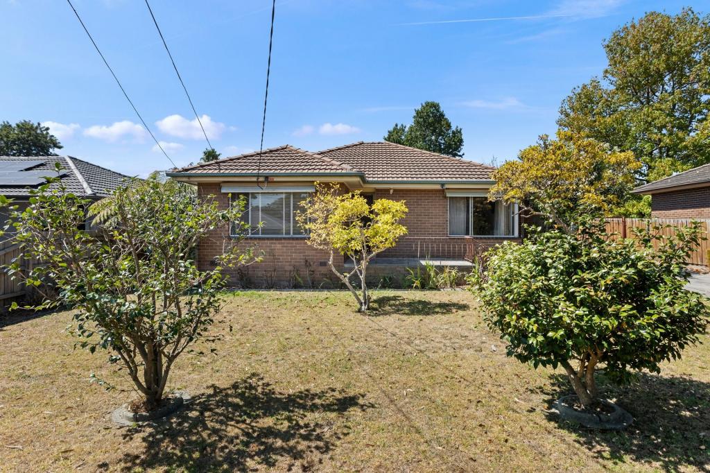 27 Lancaster Rd, Mooroolbark, VIC 3138