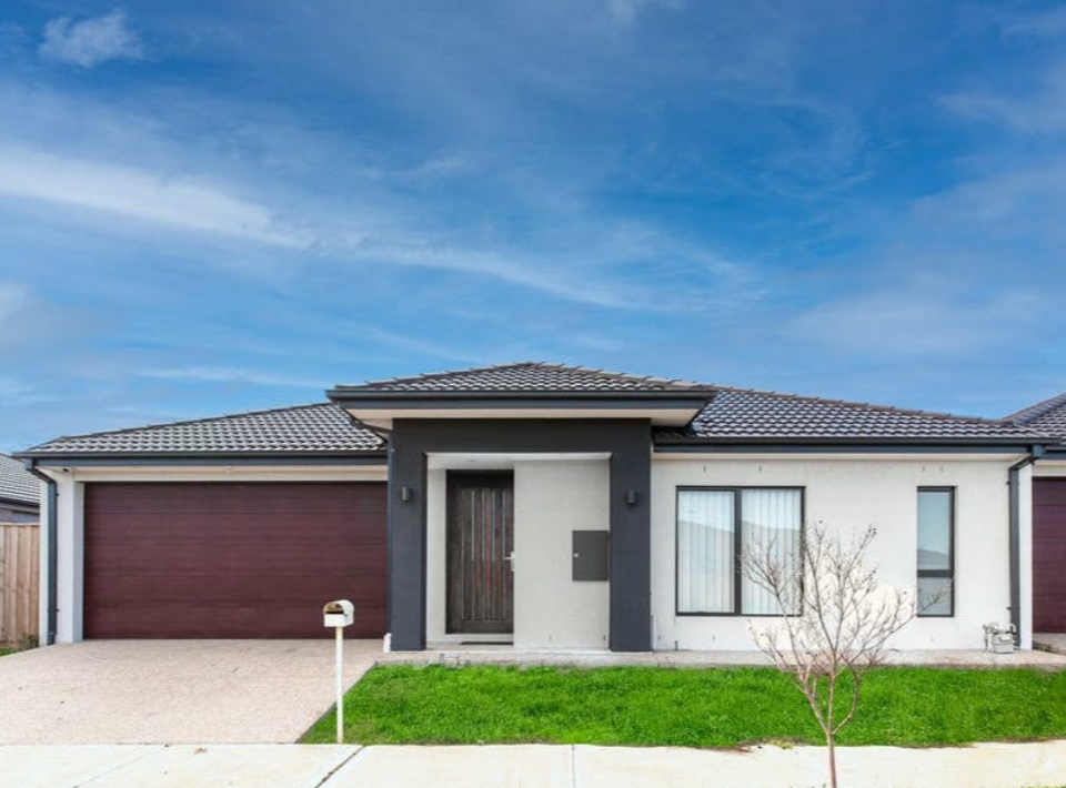 4 Waterperry Cl, Mickleham, VIC 3064