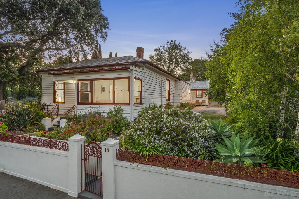 18 Gellibrand St, Queenscliff, VIC 3225