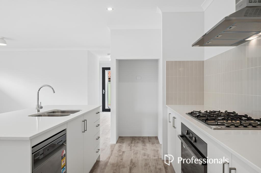 32a Sussex Rd, Forrestfield, WA 6058