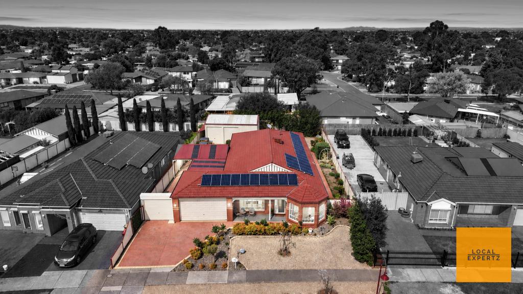 323 CENTENARY AVE, MELTON WEST, VIC 3337