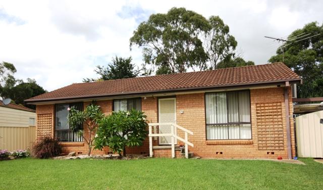 6 Hamlet Cres, Rosemeadow, NSW 2560