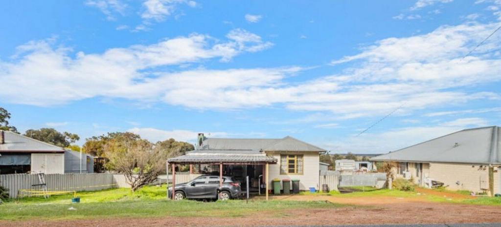 4 Porter St, Collie, WA 6225