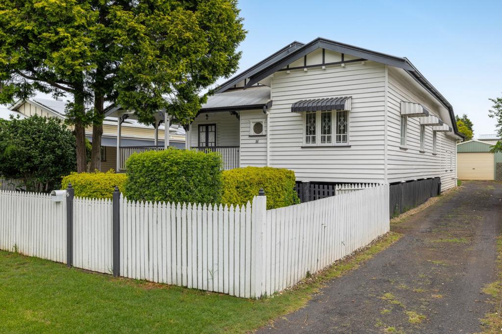 16 Charlotte St, Newtown, QLD 4350