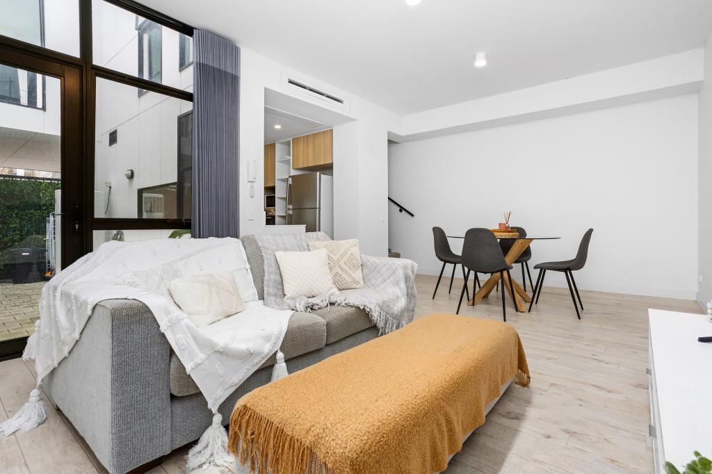 4/6 Parney Cl, North Coogee, WA 6163