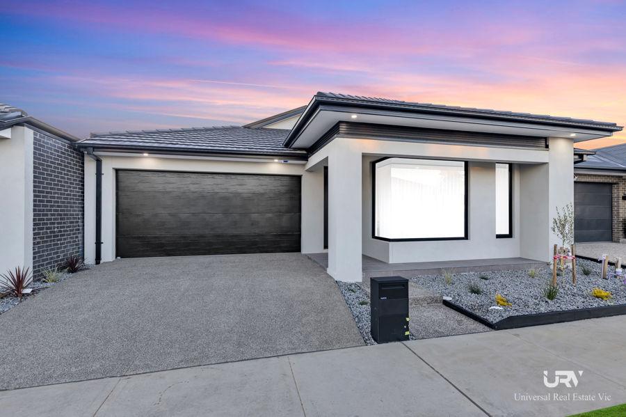 43 Tremaine Ave, Mickleham, VIC 3064