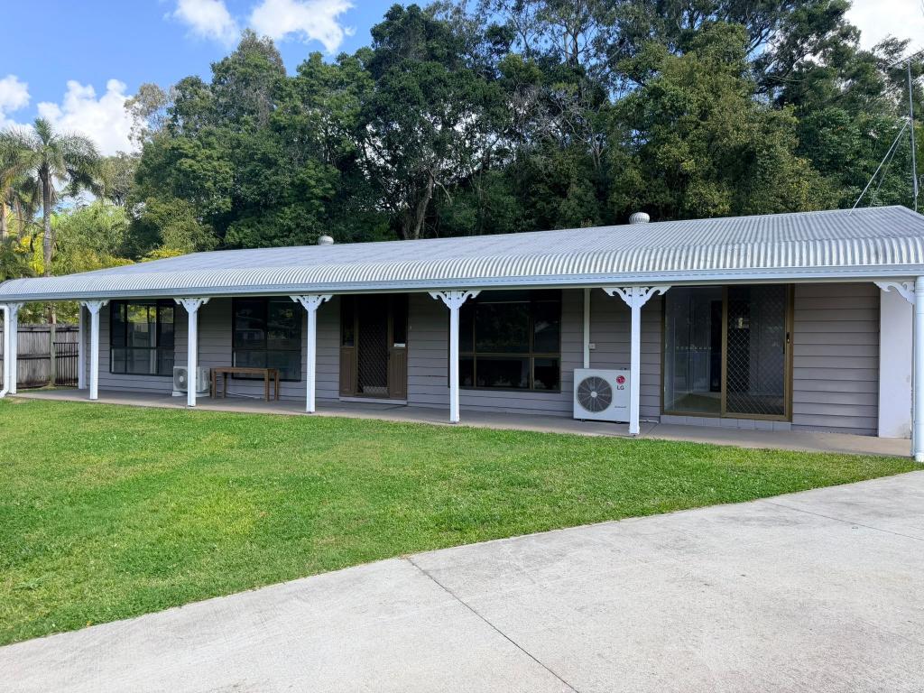 6 Illing Ct, Landsborough, QLD 4550