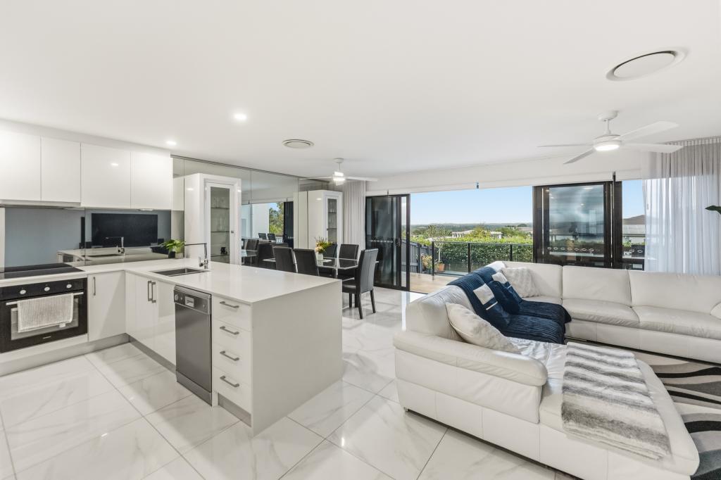 2/34 JOHN FRANCIS DR, CARRARA, QLD 4211