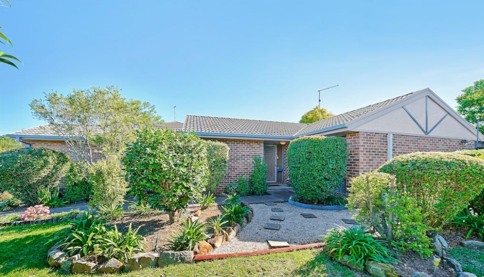 4 Mann Pl, St Helens Park, NSW 2560