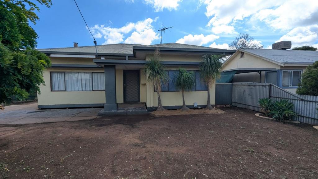 74 EAGLESHAM ST, MILDURA, VIC 3500