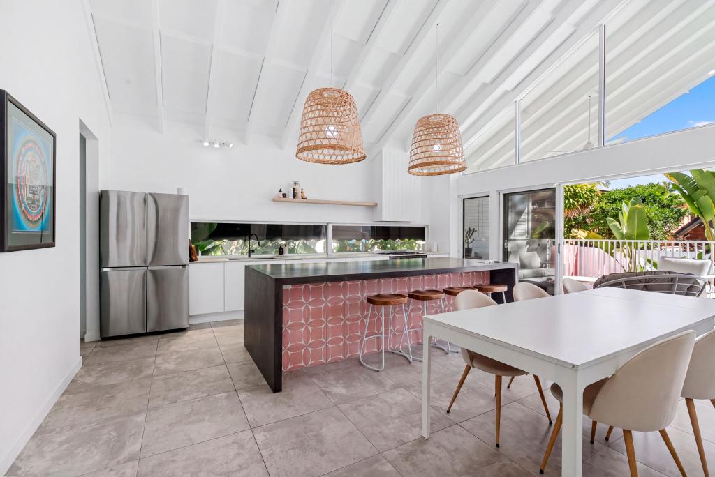 35 Fourth Ave, Palm Beach, QLD 4221