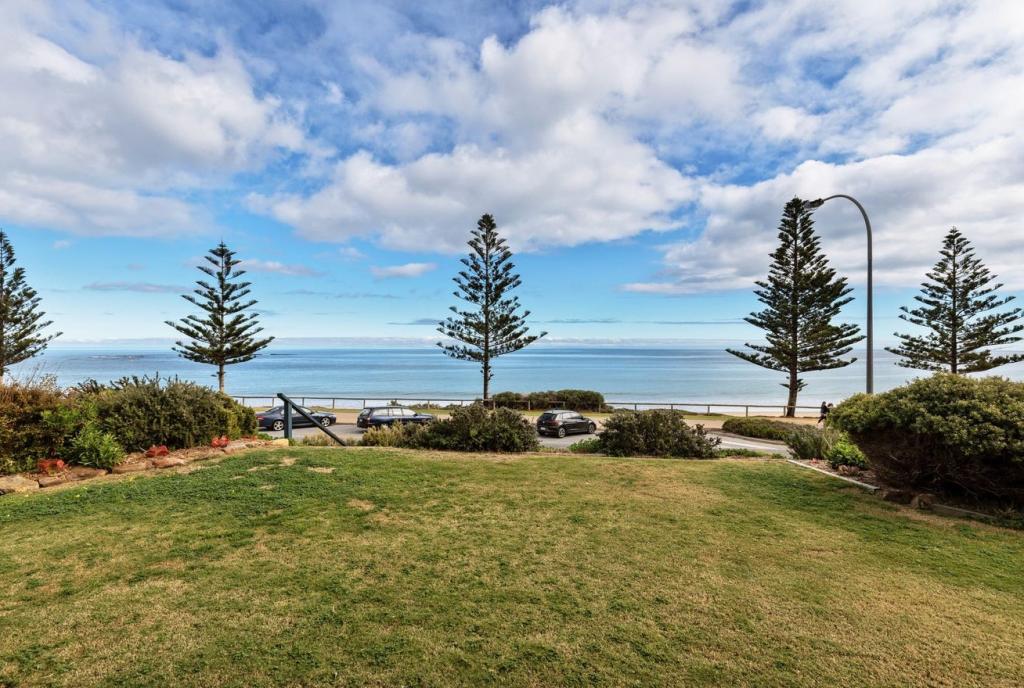 2/27 Esplanade, Christies Beach, SA 5165