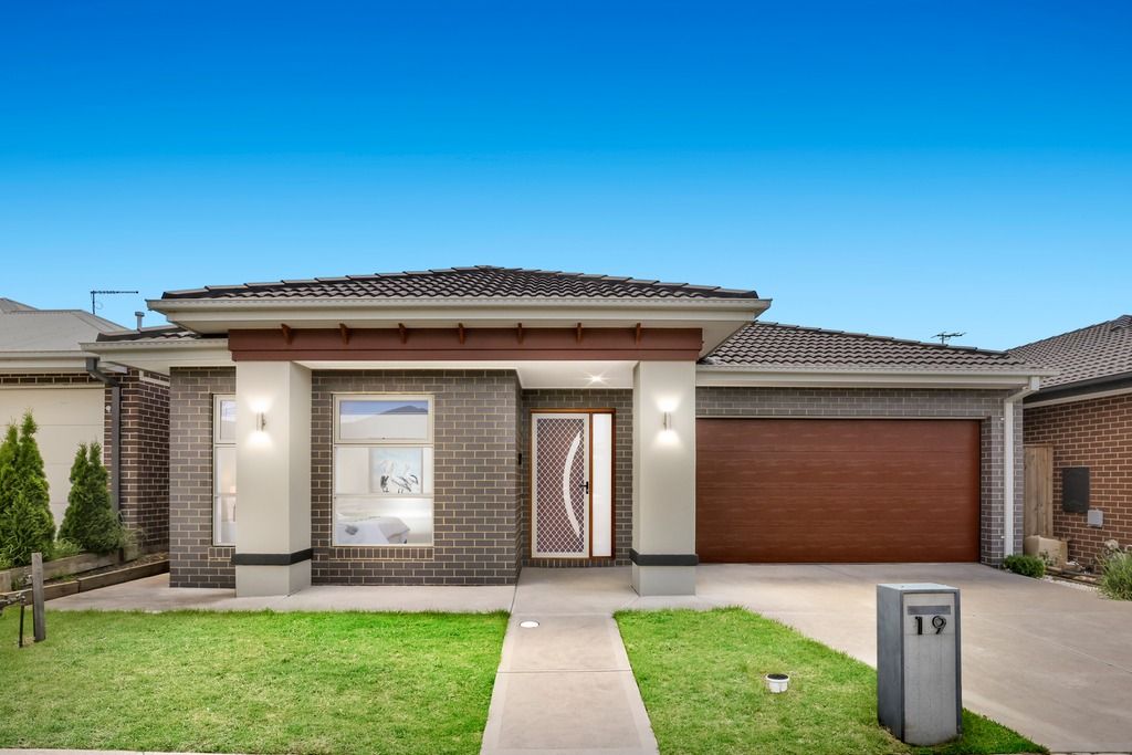 19 DAJARRA AVE, WYNDHAM VALE, VIC 3024