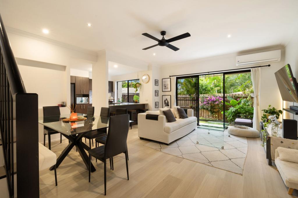 1/170 Whiting St, Labrador, QLD 4215