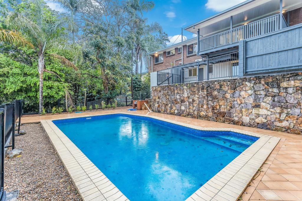 8 Ramor St, Kenmore, QLD 4069