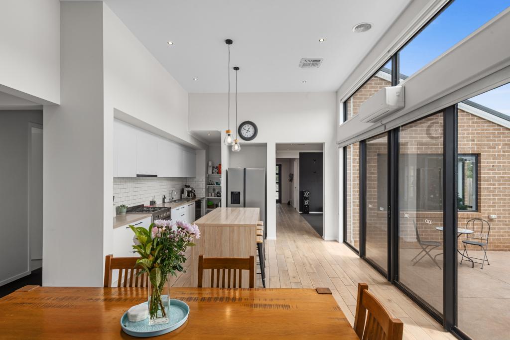 56 Couzens Lane, Romsey, VIC 3434