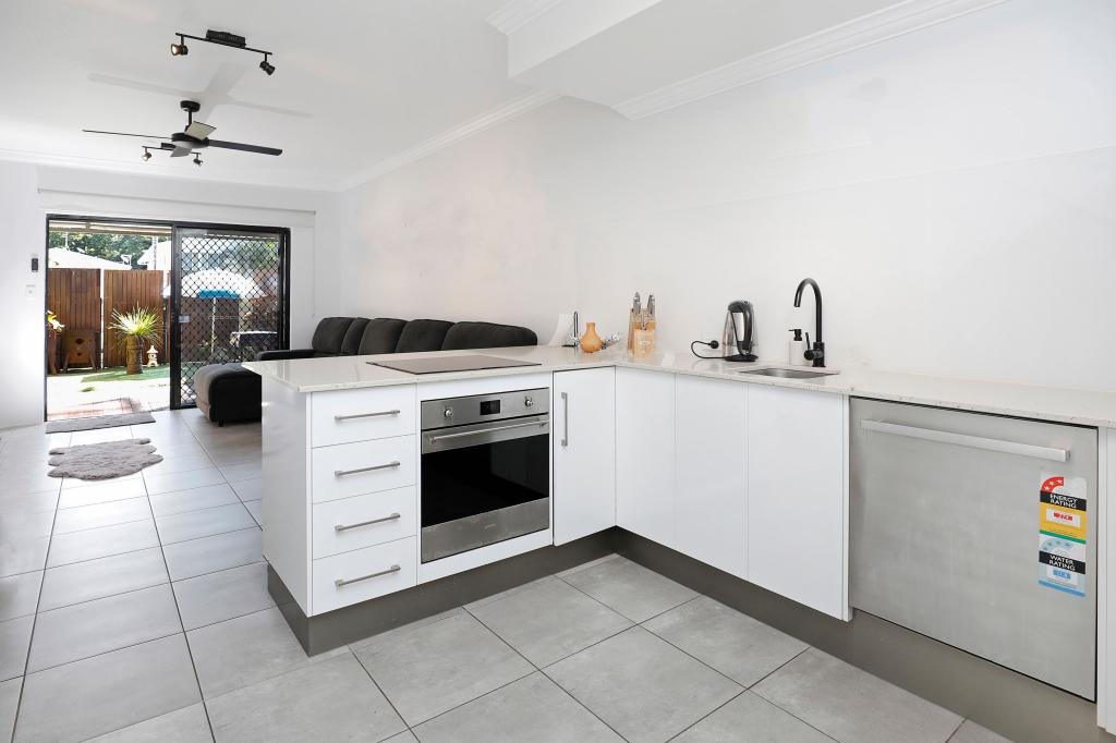 2/548 Varley St, Yorkeys Knob, QLD 4878
