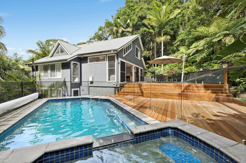 4 Easter Pde, North Avoca, NSW 2260