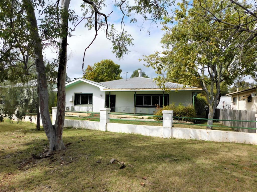 152 Galatea St, Charleville, QLD 4470