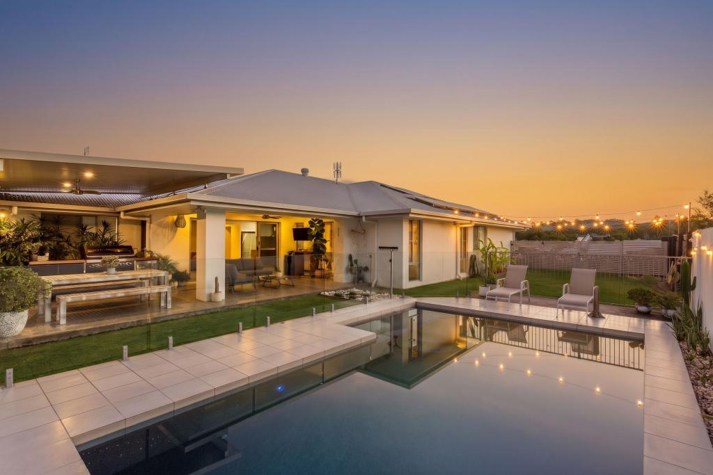 10 Deepwater Cl, Bli Bli, QLD 4560