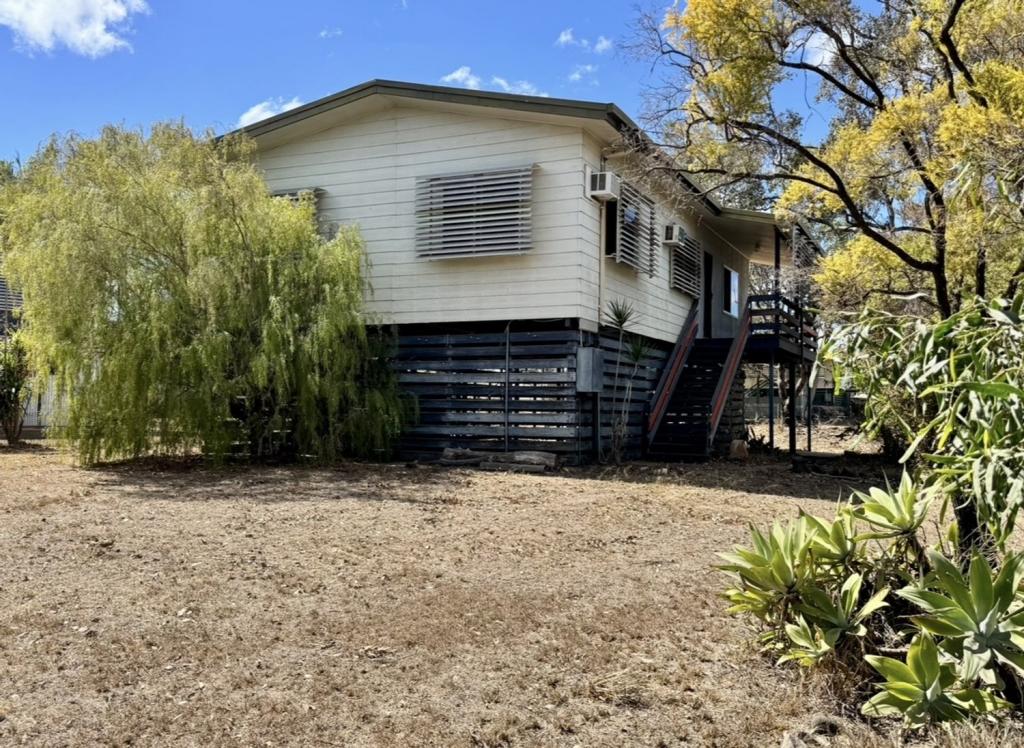 9 JACKSON AVE, MORANBAH, QLD 4744