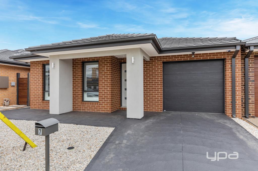 7 Kundram St, Deanside, VIC 3336