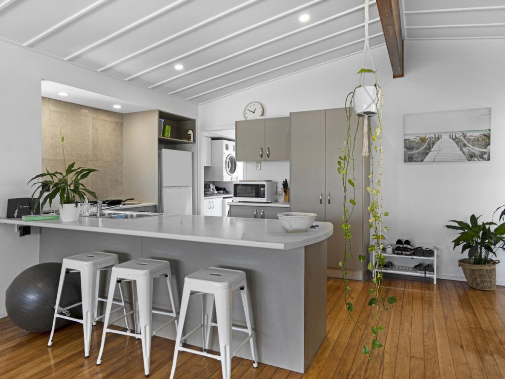 1/2040 Gold Coast Hwy, Miami, QLD 4220