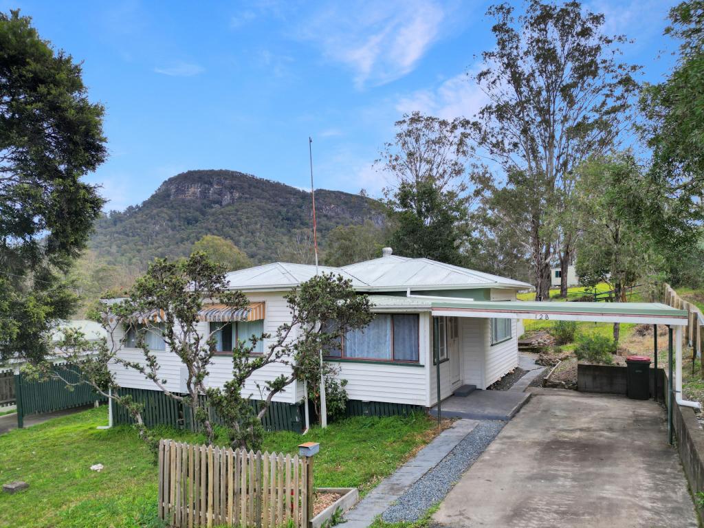 28 BOOMI ST, URBENVILLE, NSW 2475
