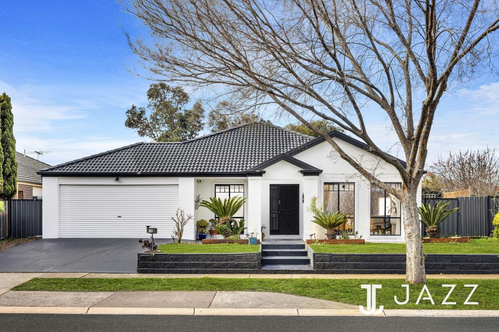 10 Moncrieff Pde, Point Cook, VIC 3030