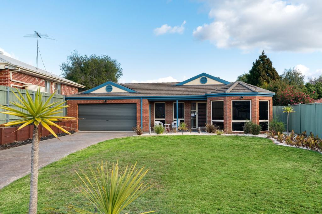 16 Bendemere Rise, Langwarrin, VIC 3910
