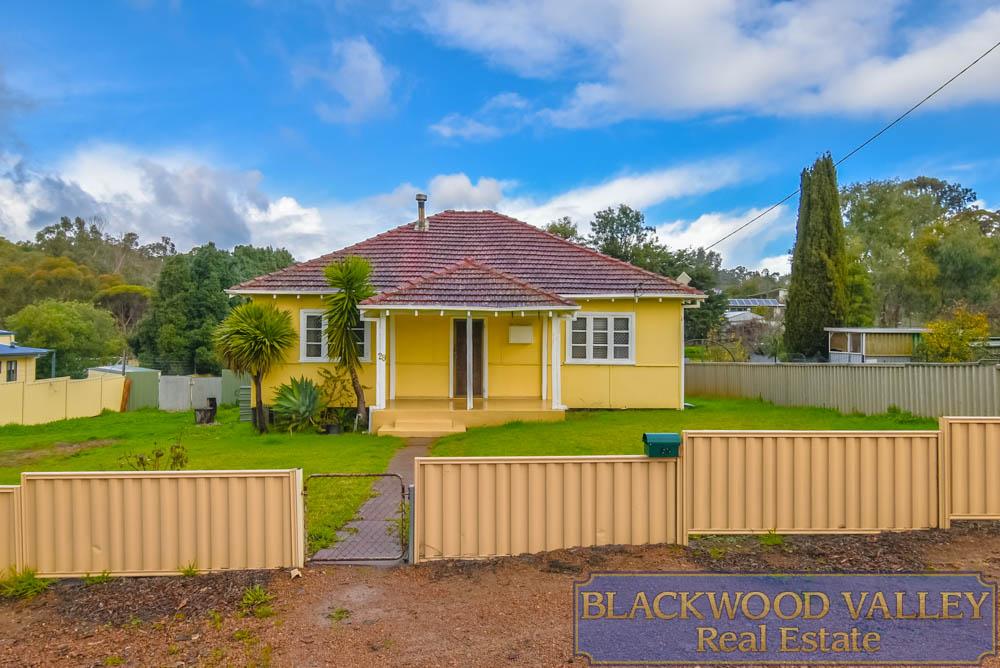 29 Barron St, Boyup Brook, WA 6244