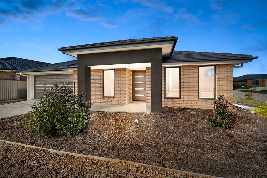 16 Leitrim St, Alfredton, VIC 3350