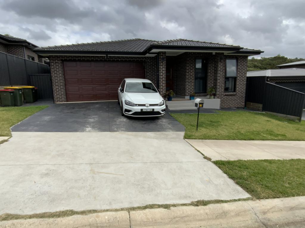 59 FIELDHOUSE CCT, CAMPBELLTOWN, NSW 2560