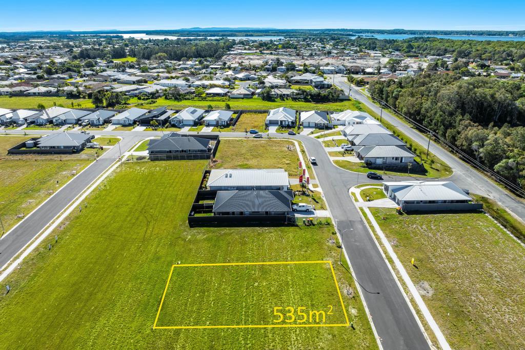 99 Kohler Dr, Yamba, NSW 2464