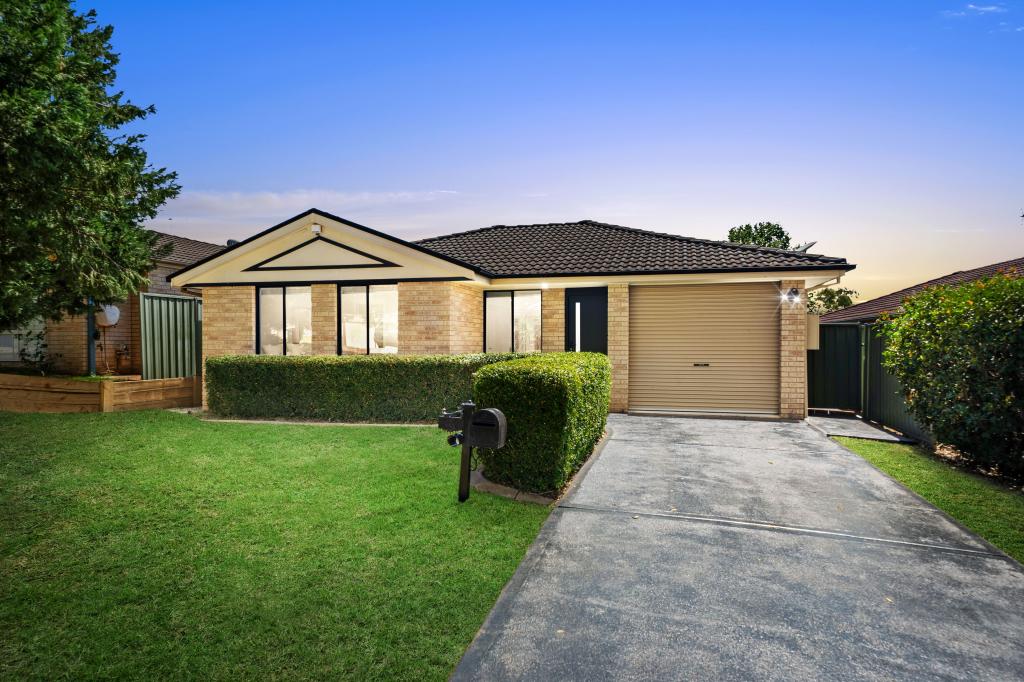 17 Yuroka St, Glenmore Park, NSW 2745