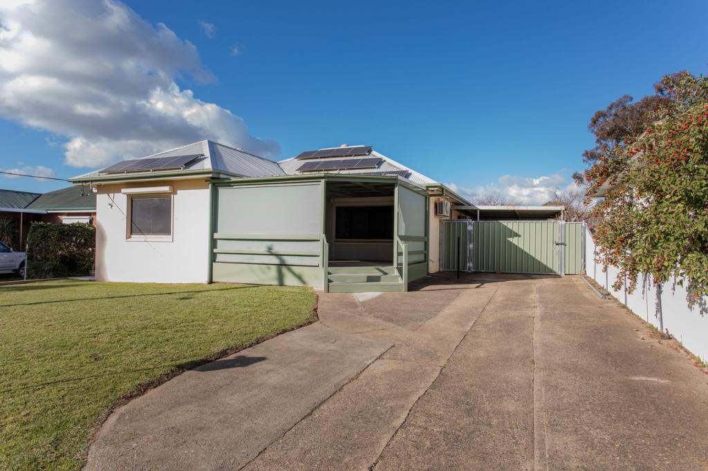 3 Dollar St, Cowra, NSW 2794