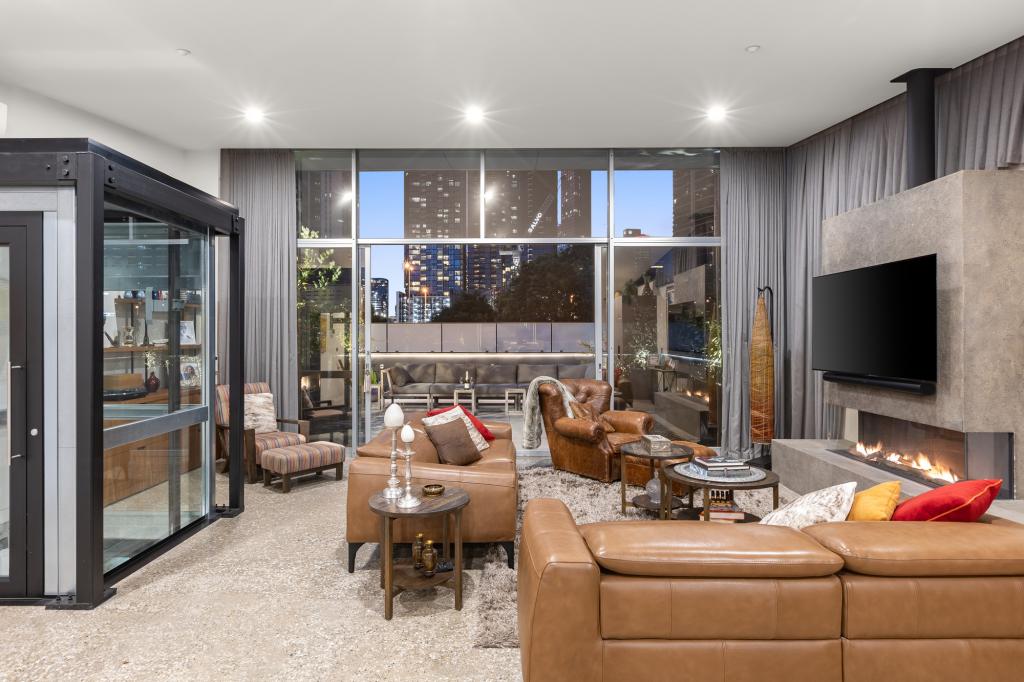 2 ROSS ST, SOUTH MELBOURNE, VIC 3205